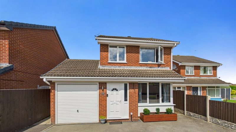 3 Buckingham Close, Oswestry, SY11 2XJ For Sale 3 Buckingham Close, Oswestry, SY11 2XJ For Sale