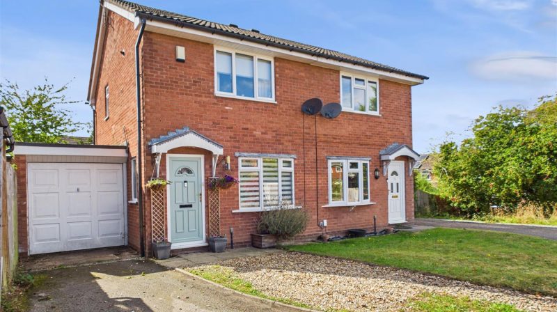 77 Balmoral Crescent, Oswestry, SY11 2XH For Sale 77 Balmoral Crescent, Oswestry, SY11 2XH For Sale