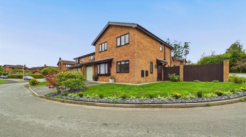 37 Llanforda Mead, Oswestry, SY11 1TS For Sale 37 Llanforda Mead, Oswestry, SY11 1TS For Sale