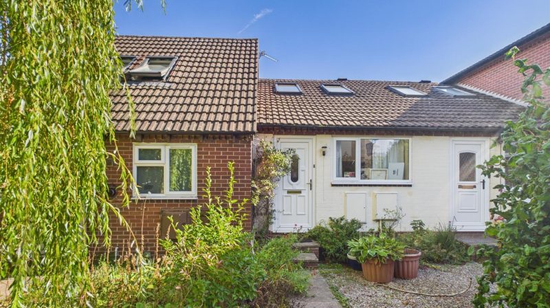2 Greystone Court, Shrewsbury, SY3 5EW For Sale 2 Greystone Court, Shrewsbury, SY3 5EW For Sale