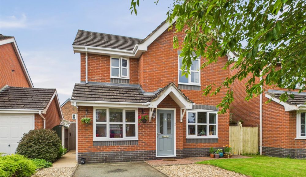 5 Acorn Close, Oswestry, SY11 4PU For Sale