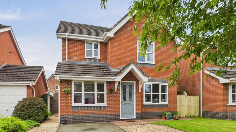 5 Acorn Close, Oswestry, SY11 4PU For Sale