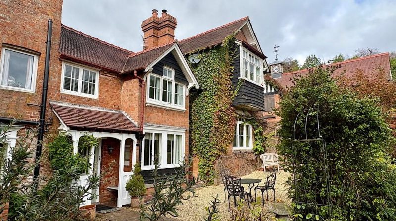 The Annexe, Downton Hall Downton, Shrewsbury, SY4 4PL Let Agreed