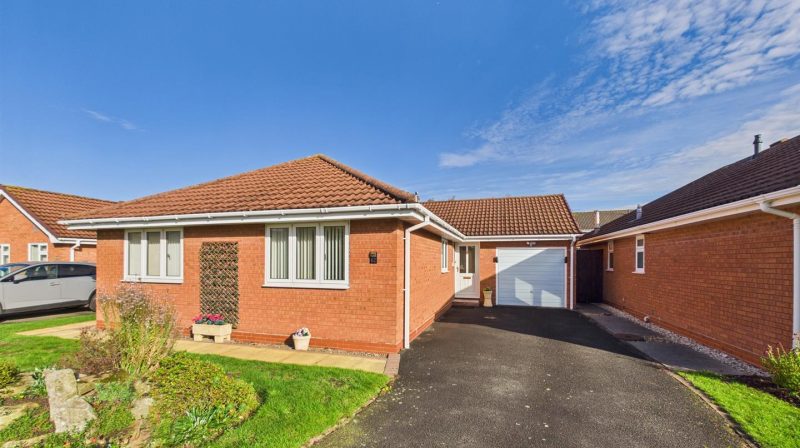 62 Kynaston Drive, Shrewsbury, SY4 5DE For Sale 62 Kynaston Drive, Shrewsbury, SY4 5DE For Sale