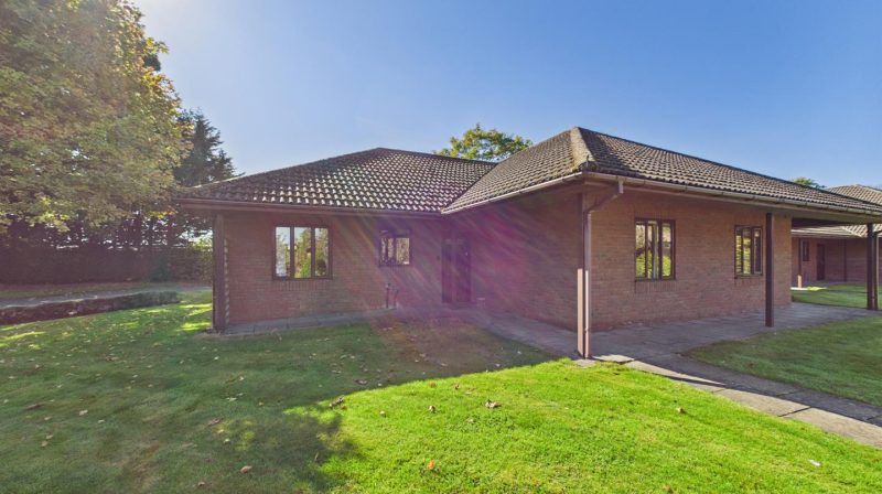41 Meadowbrook Court Twmpath Lane, Oswestry, SY10 7HD For Sale 41 Meadowbrook Court Twmpath Lane, Oswestry, SY10 7HD For Sale