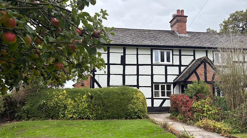 9 Wood Road, Shrewsbury, SY4 3DF Let Agreed