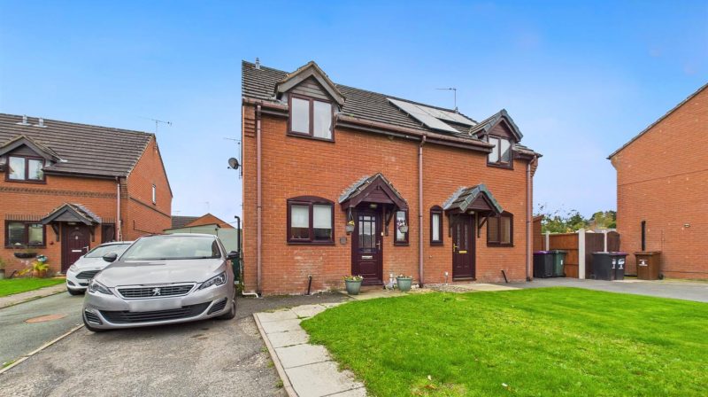 8 Martins Field, Oswestry, SY10 9EP For Sale 8 Martins Field, Oswestry, SY10 9EP For Sale
