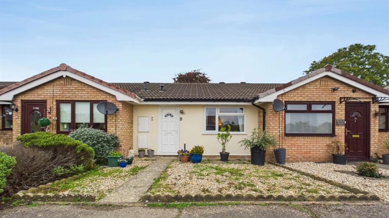 7 Llys Court, Oswestry, SY11 2UY For Sale 7 Llys Court, Oswestry, SY11 2UY For Sale
