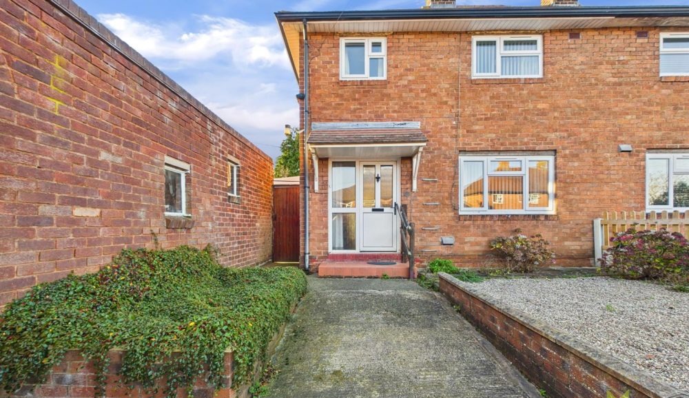 16 Glebelands, Shrewsbury, SY4 4JT For Sale