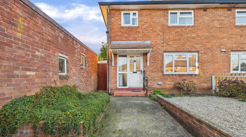 16 Glebelands, Shrewsbury, SY4 4JT For Sale