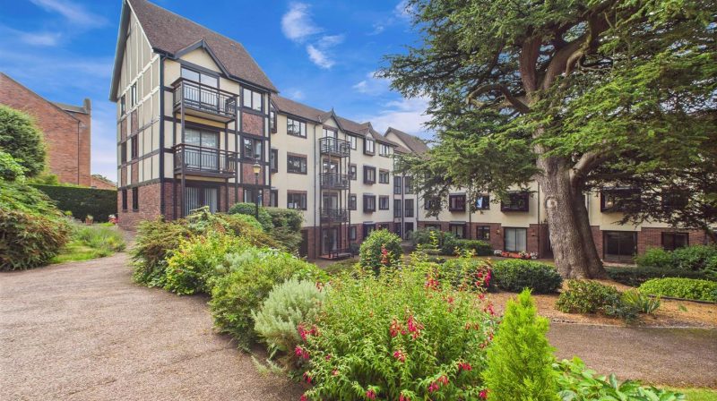 423, The Cedars Abbey Foregate, Shrewsbury, SY2 6BY For Sale