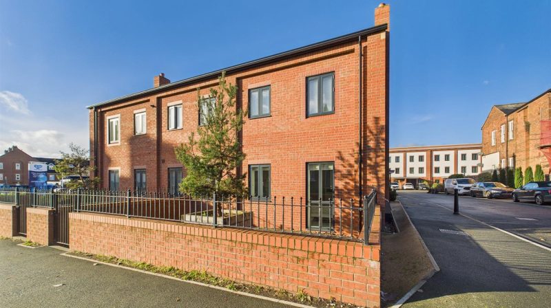 1 Albury Place, Shrewsbury, SY1 2ET For Sale