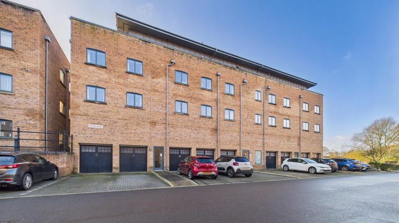 8 Saffron House Mill Road, Shrewsbury, SY2 6FR For Sale