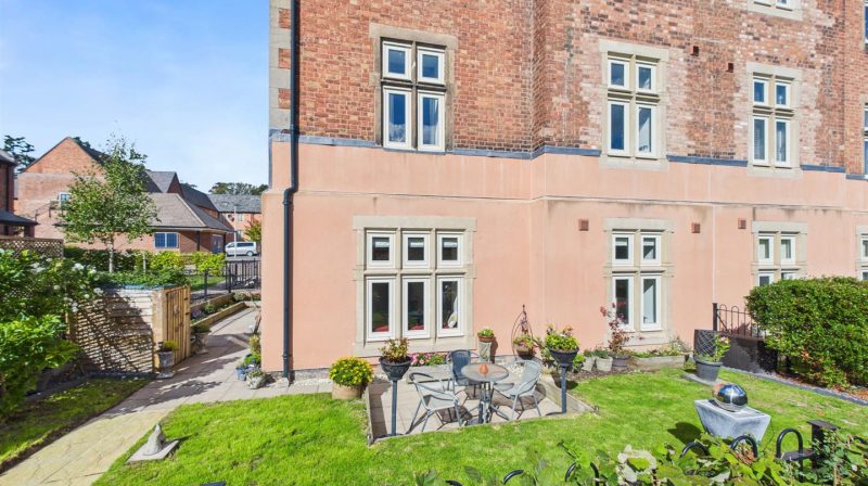 37 The Furlongs, Shrewsbury, SY3 5FU For Sale