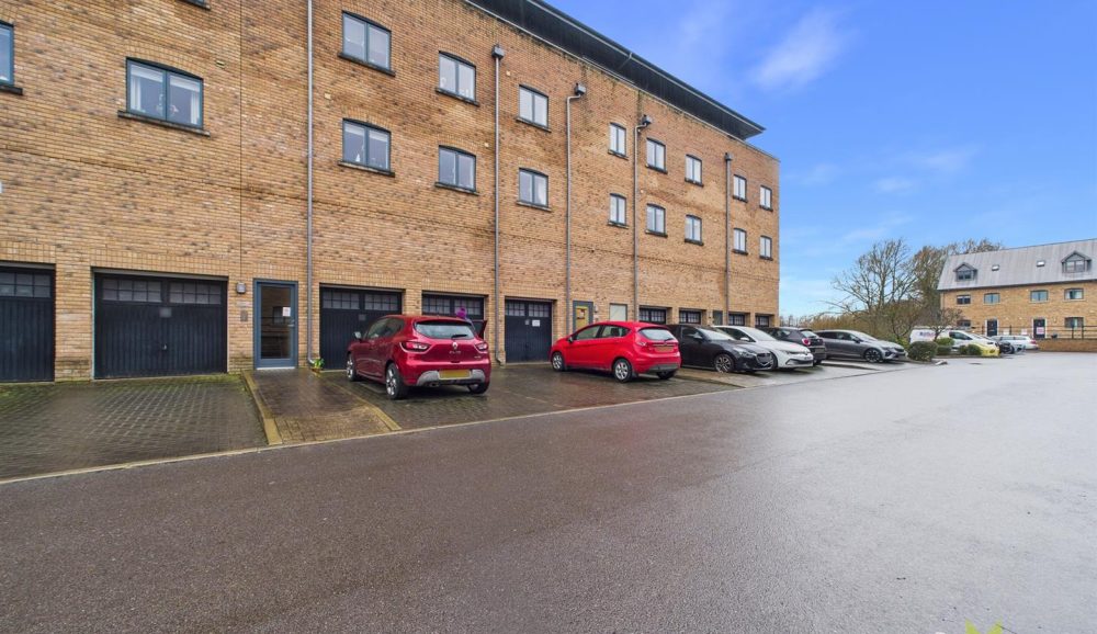 6 Saffron House Mill Road, Shrewsbury, SY2 6FR For Sale 6 Saffron House Mill Road, Shrewsbury, SY2 6FR For Sale