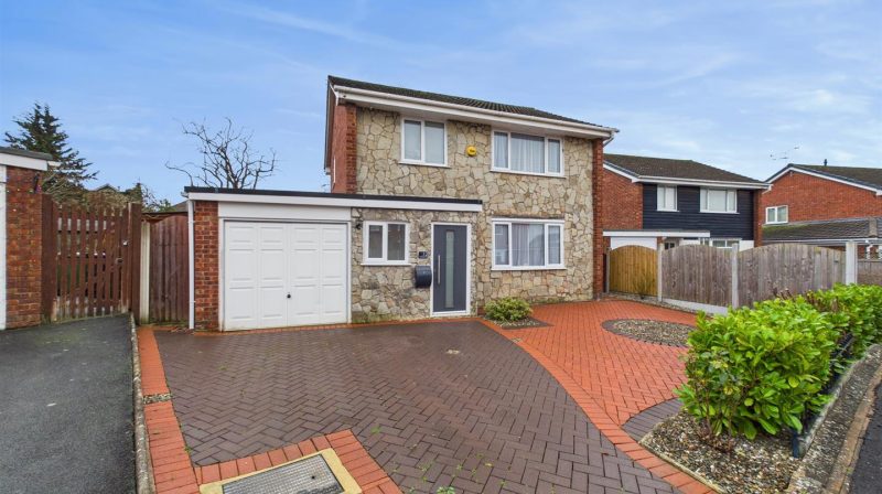 12 Greystones Way, Oswestry, SY11 2SJ For Sale
