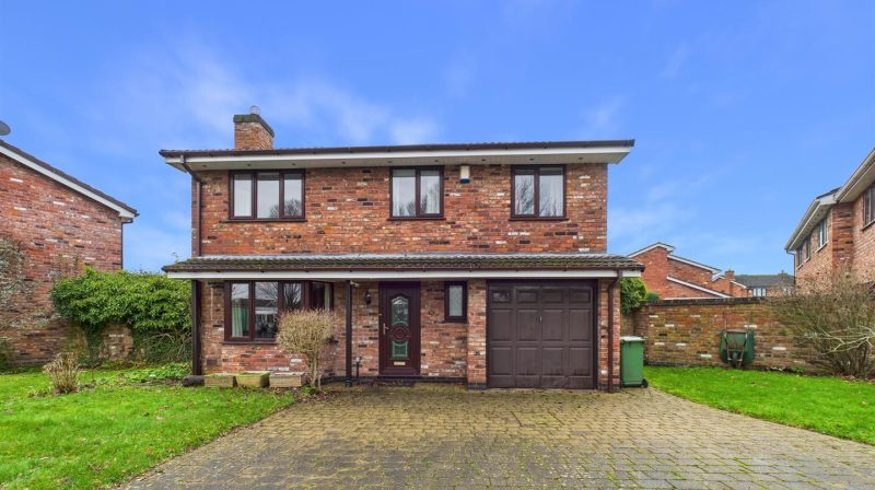 16 Wedgefields Close, Shrewsbury, SY4 4DF For Sale