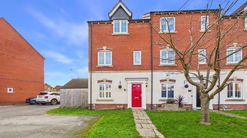 12 Weaver Close, Oswestry, SY11 2NW For Sale