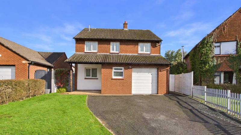 3 Berllan Close, Oswestry, SY10 7TH For Sale
