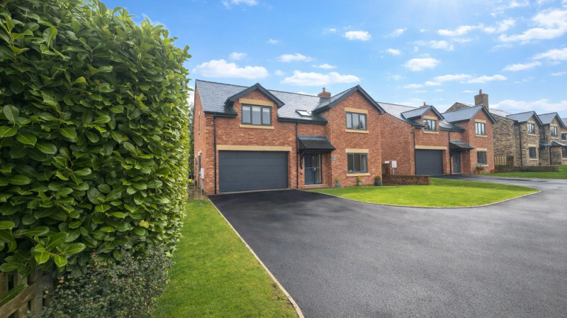 1 Silvana Gardens Whittington Road, Oswestry, SY11 3QT SSTC