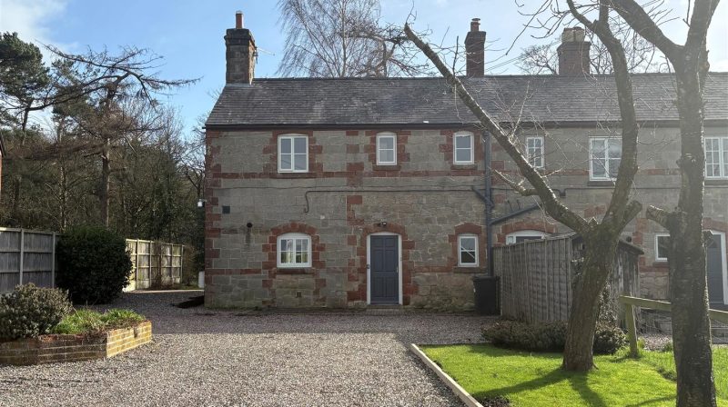 4 Mine Bank, Shrewsbury, SY4 3JW To Let