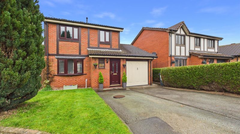 4 Crampton Court, Oswestry, SY11 2YP For Sale