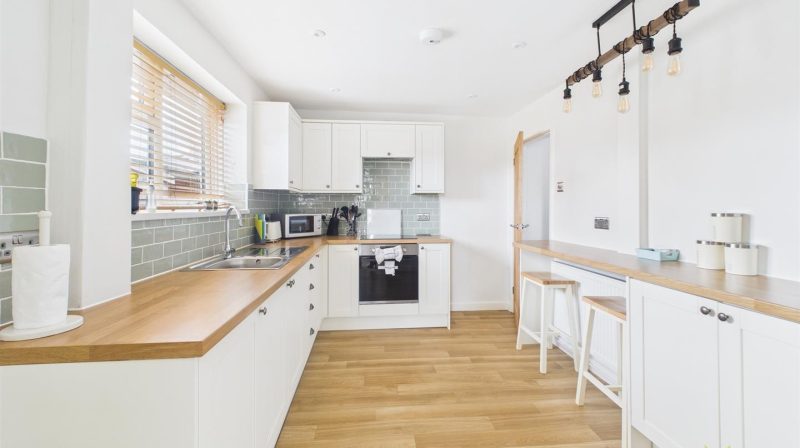 2 Park Avenue, Shrewsbury, SY4 4JZ For Sale