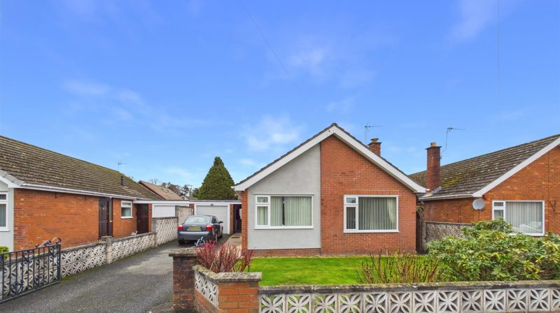 14 Trehowell Avenue, Chirk Bank, LL14 5EL For Sale