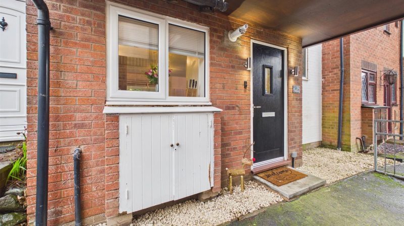 24 The Knolls, Shrewsbury, SY3 5DR For Sale