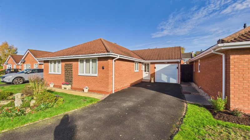 62 Kynaston Drive, Shrewsbury, SY4 5DE For Sale