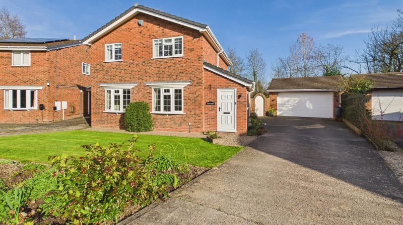 17 Glentworth Close, Oswestry, SY10 9PY For Sale