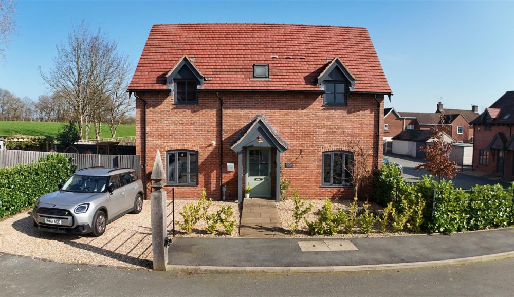 29 Park Crescent, Oswestry, SY11 4AR For Sale