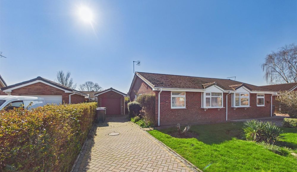 10 Meadow Close Trentham Road, Shrewsbury, SY4 5HP For Sale 10 Meadow Close Trentham Road, Shrewsbury, SY4 5HP For Sale