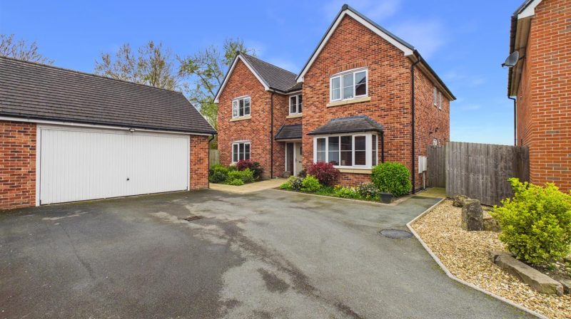 62 Prescott Court, Shrewsbury, SY4 2BF For Sale