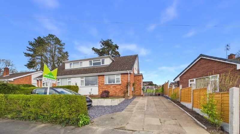 11 Powis Avenue, Oswestry, SY11 2JS For Sale