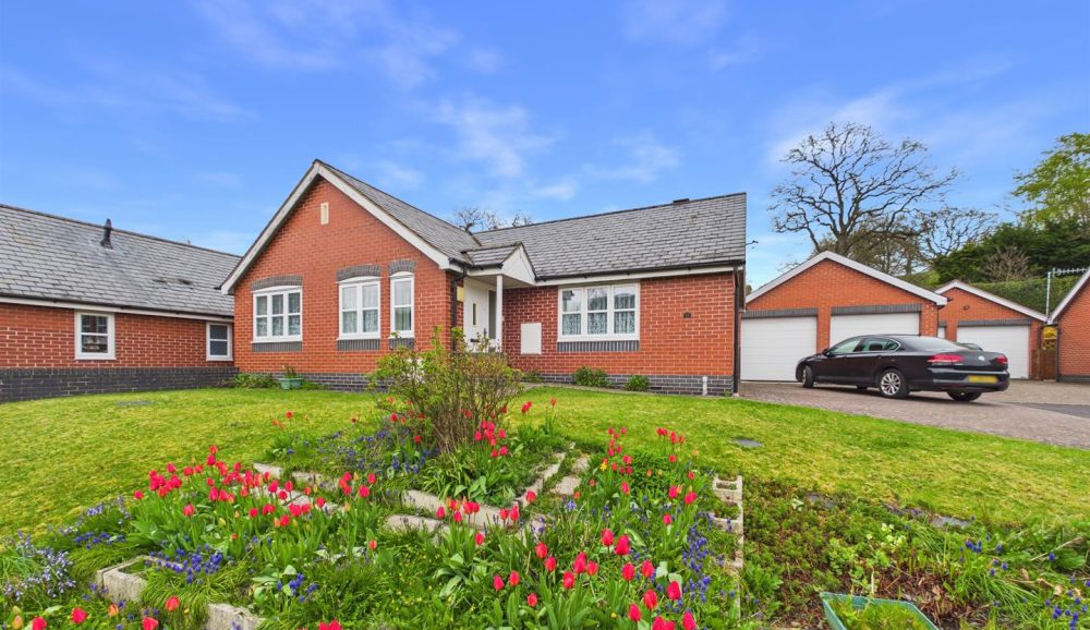 19 Maes Myllin, Llanfyllin, SY22 5DQ For Sale