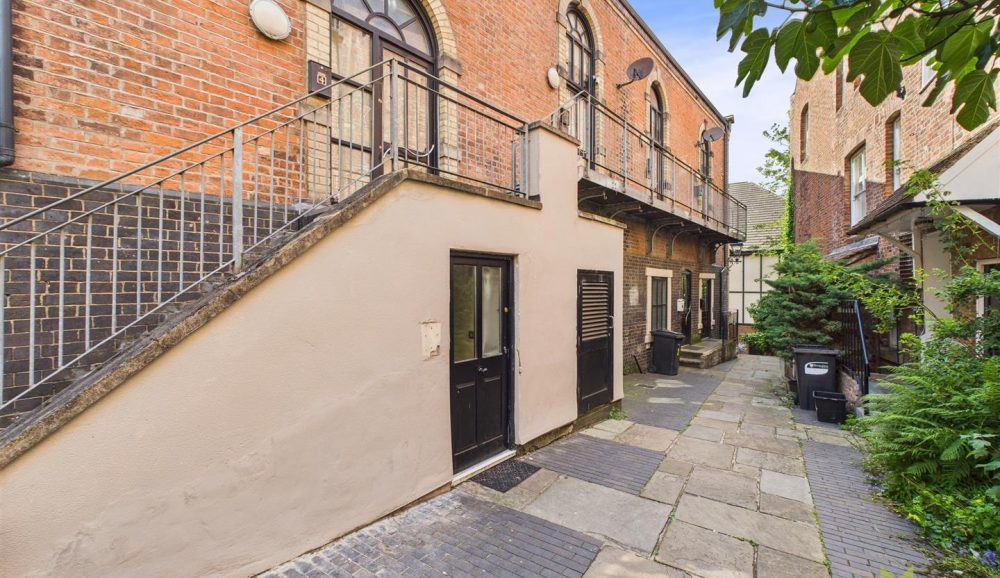 Apartment 6, Chapel Mews Castle Street, Shrewsbury, SY1 2BG For Sale