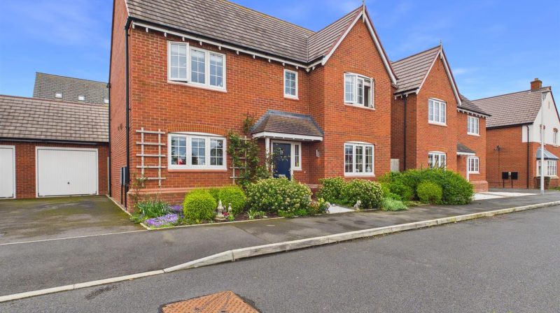 4 Price Close, Shrewsbury, SY2 6FW For Sale