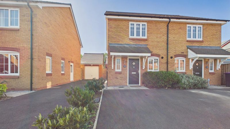 16 Eardley Close Copthorne Road, Shrewsbury, SY3 8FB For Sale