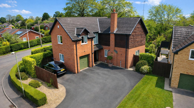 1 Firs Close, Oswestry, SY11 3LT For Sale