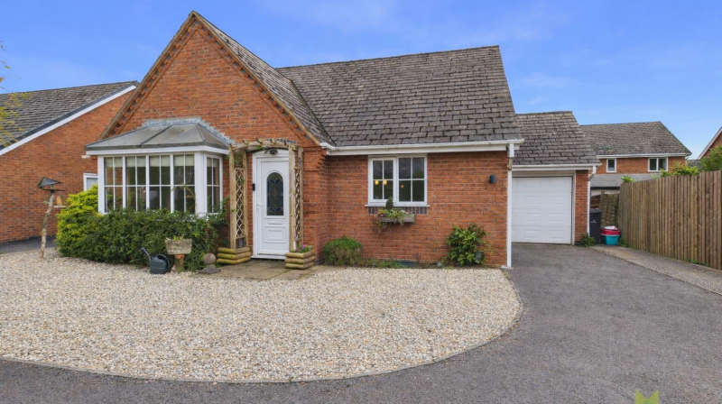 3 Cae Haidd, Llanymynech, SY22 6FA For Sale