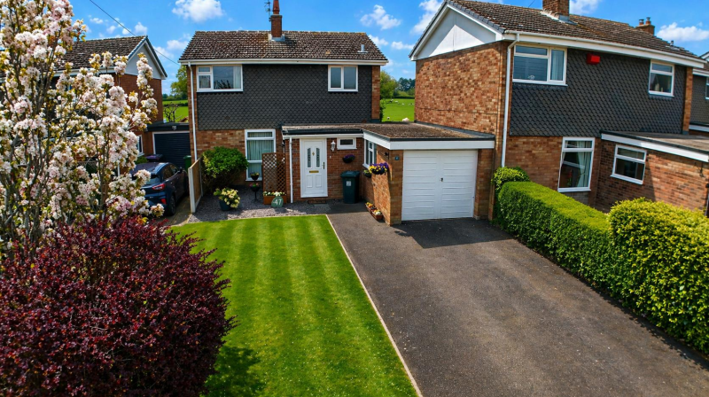 47 The Oval, Shrewsbury, SY3 8ES For Sale