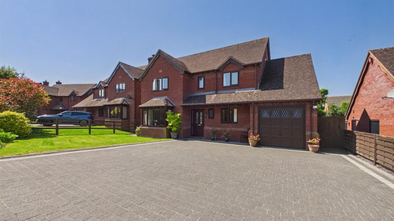 15 Limes Paddock, Shrewsbury, SY5 7LF For Sale