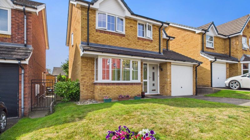 3 Glentworth Drive, Oswestry, SY10 9JB For Sale