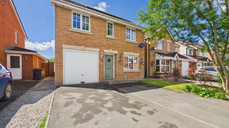 10 Sweeney Drive, Oswestry, SY10 9RH For Sale