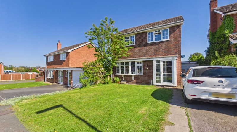 28 Bridge Way, Shrewsbury, SY4 4PG For Sale