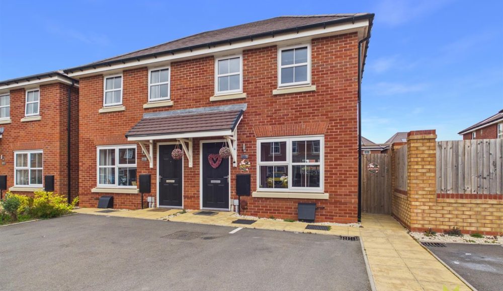 105 Bligny Crescent, Shrewsbury, SY3 5FE For Sale