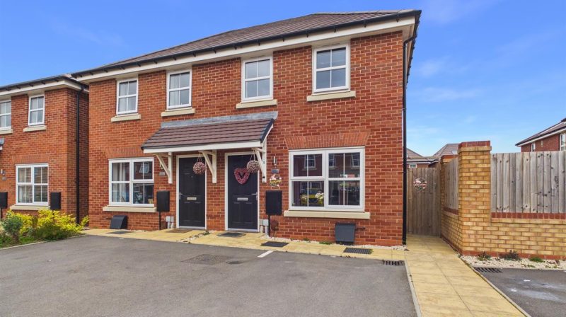 105 Bligny Crescent, Shrewsbury, SY3 5FE For Sale
