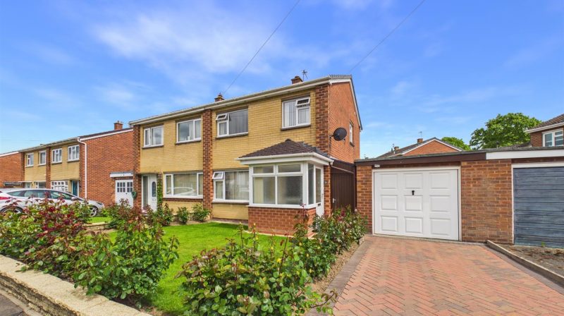 11 Stretton Close, Shrewsbury, SY2 6EY For Sale