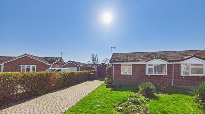 10 Meadow Close Trentham Road, Shrewsbury, SY4 5HP For Sale